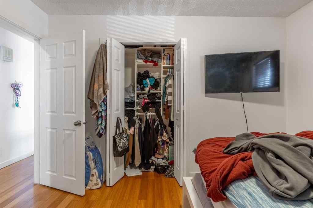 MLS® A2250813 - 10 Sheridan Road W in Varsity Village Lethbridge, Residential