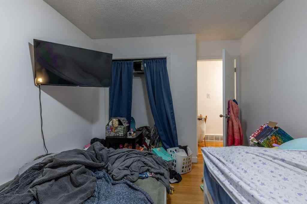 MLS® A2250813 - 10 Sheridan Road W in Varsity Village Lethbridge, Residential