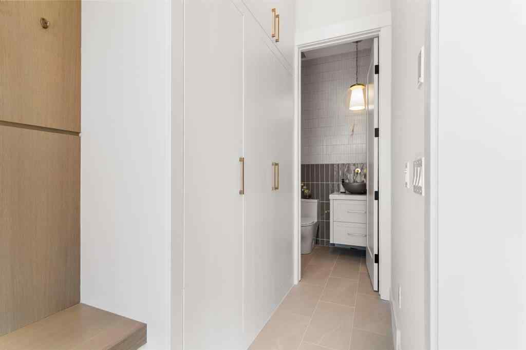 MLS® A2250840 - 1425 44 Street SW in Rosscarrock Calgary, Residential