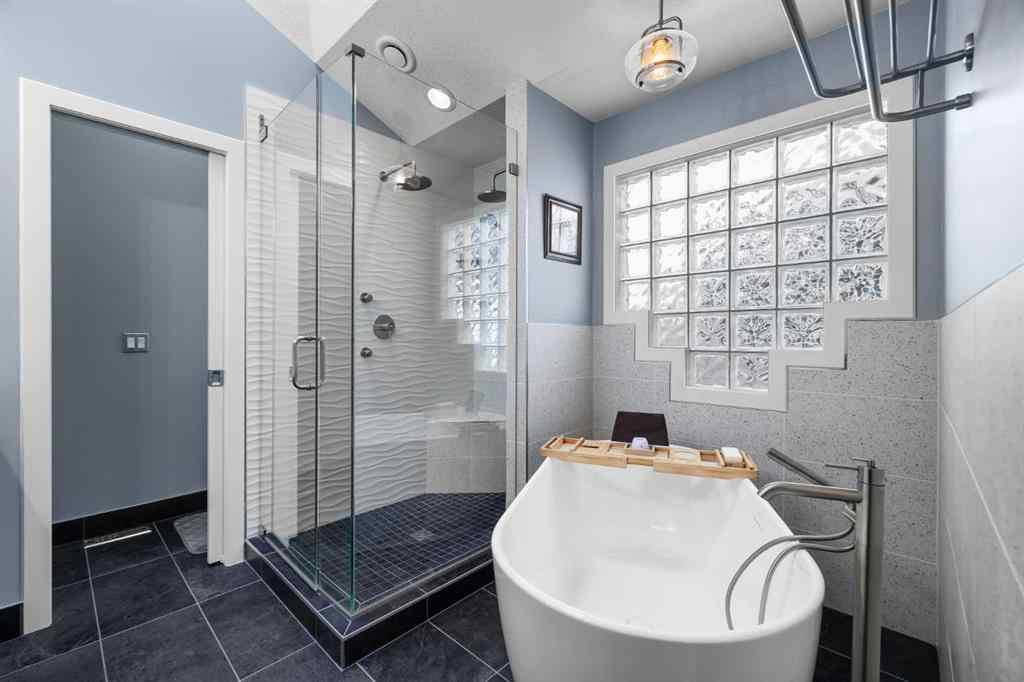 MLS® A2250847 - 2409 7 Avenue NW in West Hillhurst Calgary, Residential