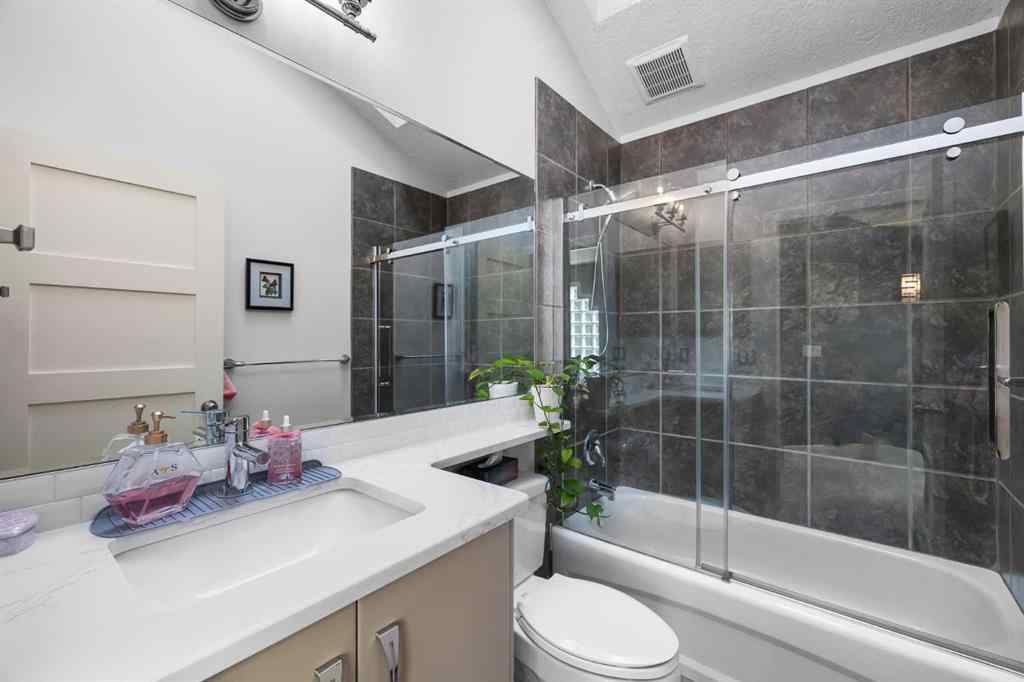 MLS® A2250847 - 2409 7 Avenue NW in West Hillhurst Calgary, Residential