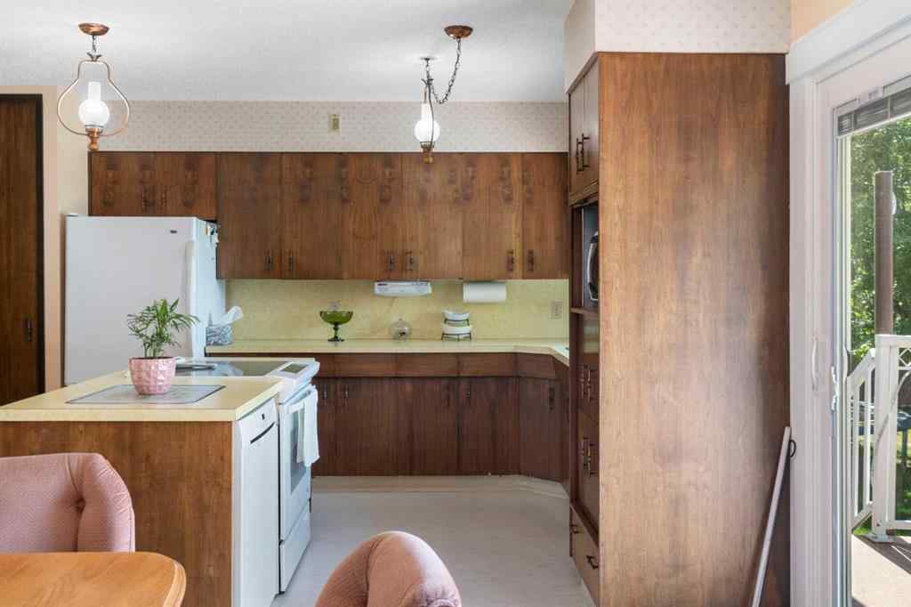 MLS® A2250859 - 4214 50 Avenue  in NONE Olds, Residential