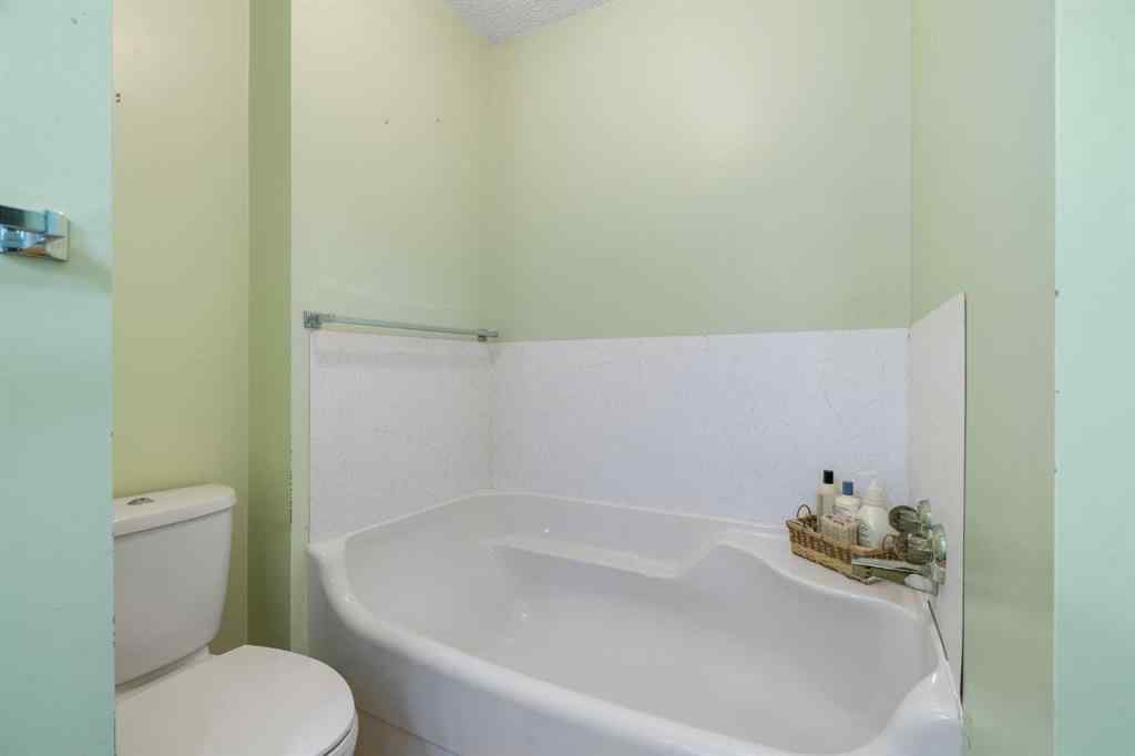 MLS® A2250859 - 4214 50 Avenue  in NONE Olds, Residential