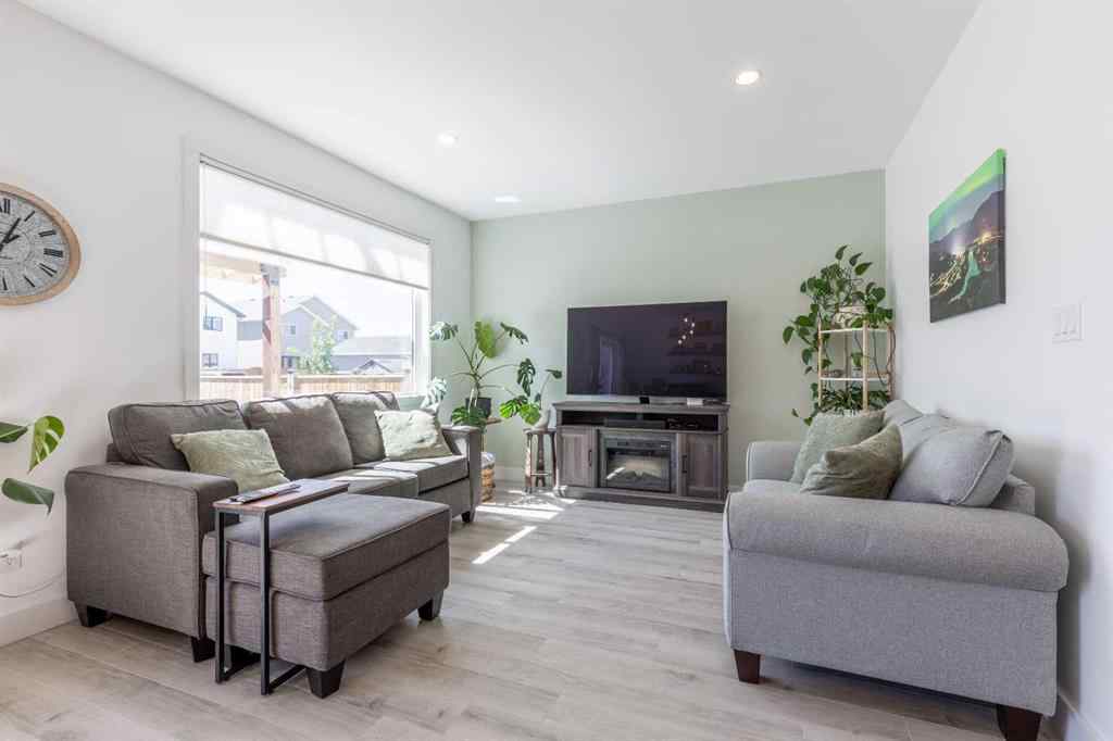 MLS® A2250870 - 402 Miners Chase West   in Copperwood Lethbridge, Residential