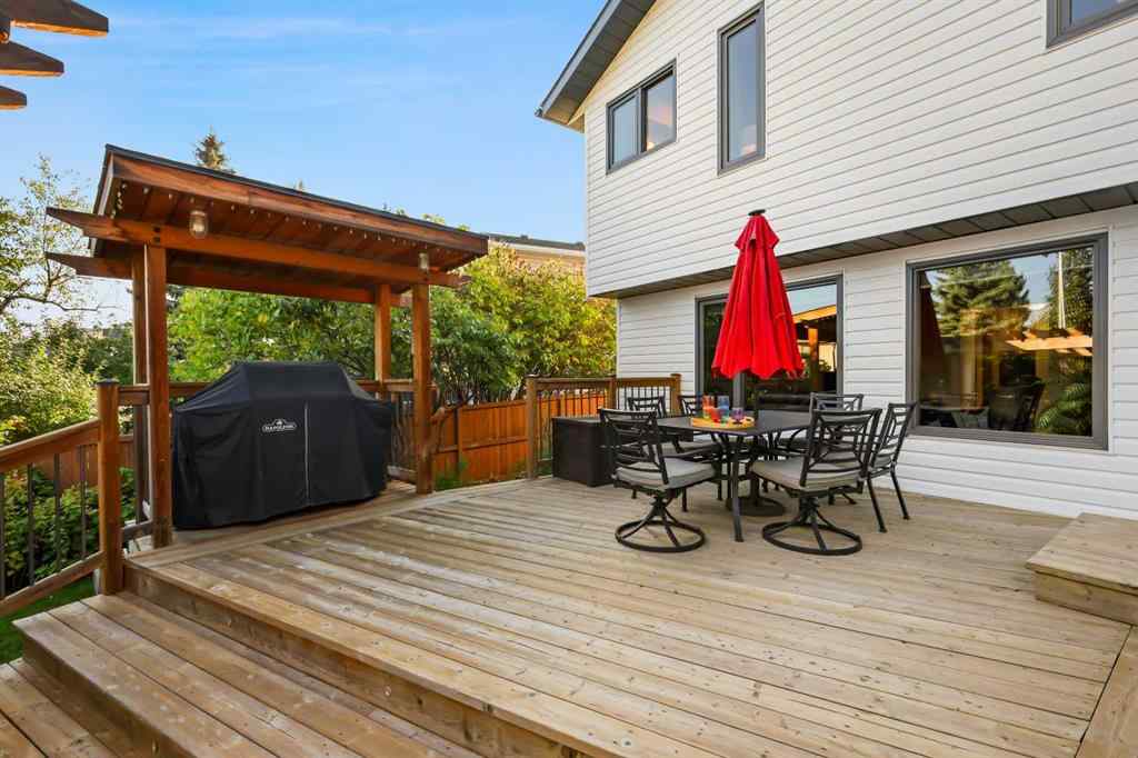 MLS® A2250877 - 49 Sunmeadows Place SE in Sundance Calgary, Residential