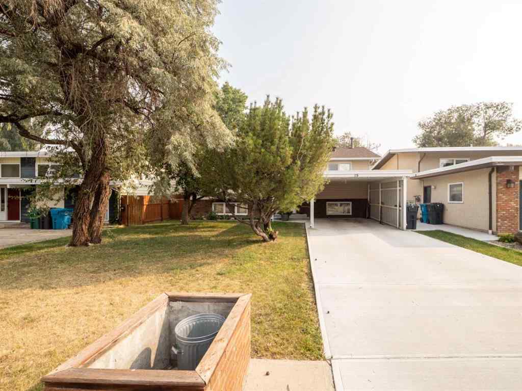 MLS® A2250879 - 18 Sheridan Place W in Varsity Village Lethbridge, Residential