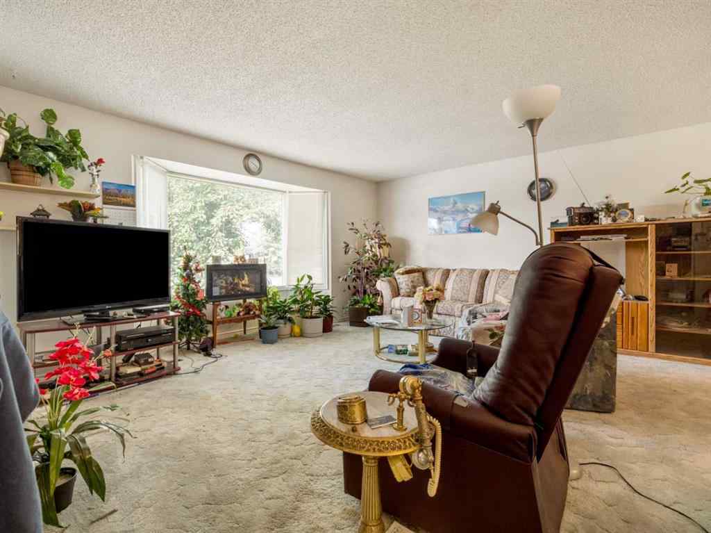 MLS® A2250879 - 18 Sheridan Place W in Varsity Village Lethbridge, Residential