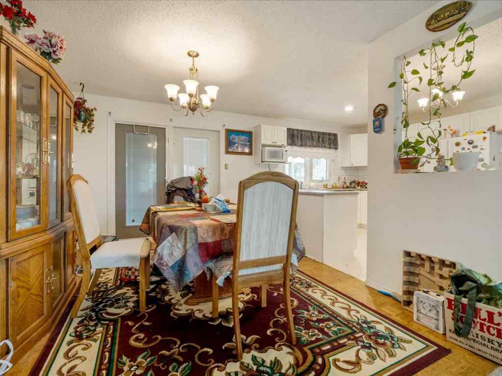 MLS® A2250879 - 18 Sheridan Place W in Varsity Village Lethbridge, Residential