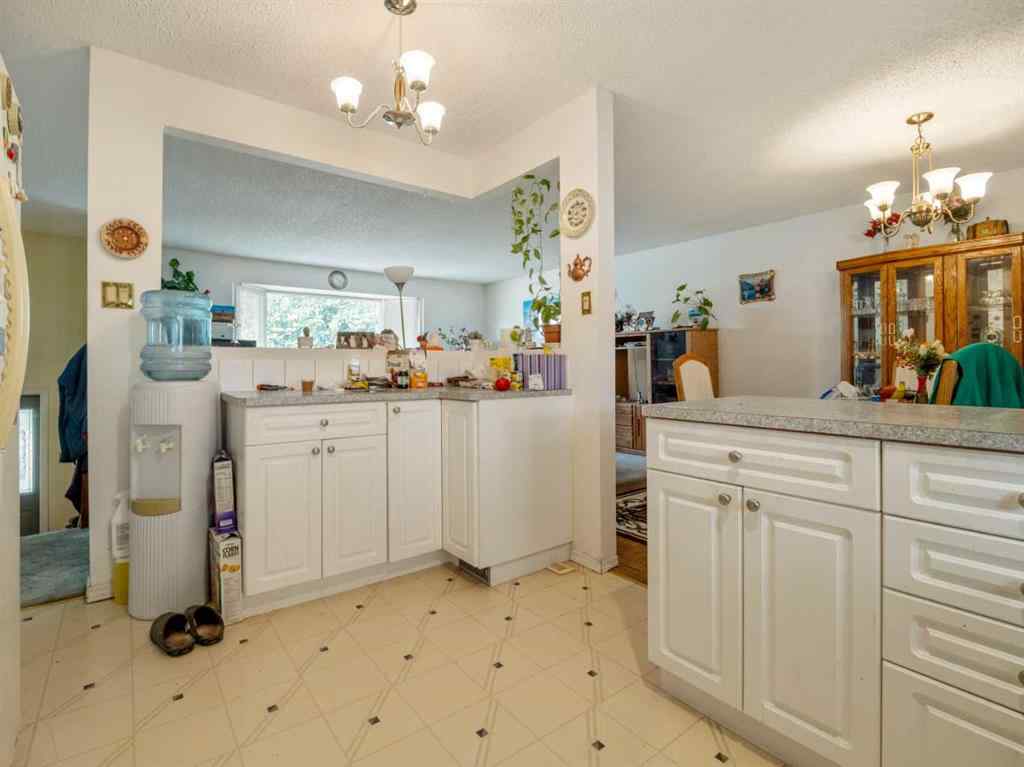 MLS® A2250879 - 18 Sheridan Place W in Varsity Village Lethbridge, Residential