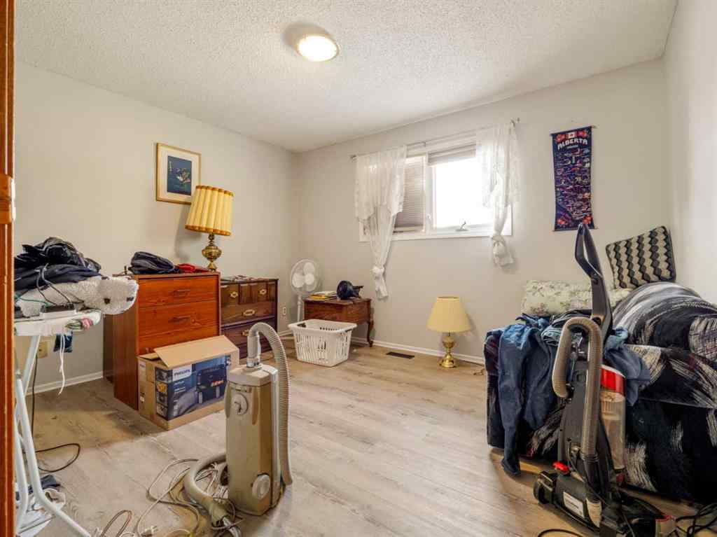 MLS® A2250879 - 18 Sheridan Place W in Varsity Village Lethbridge, Residential