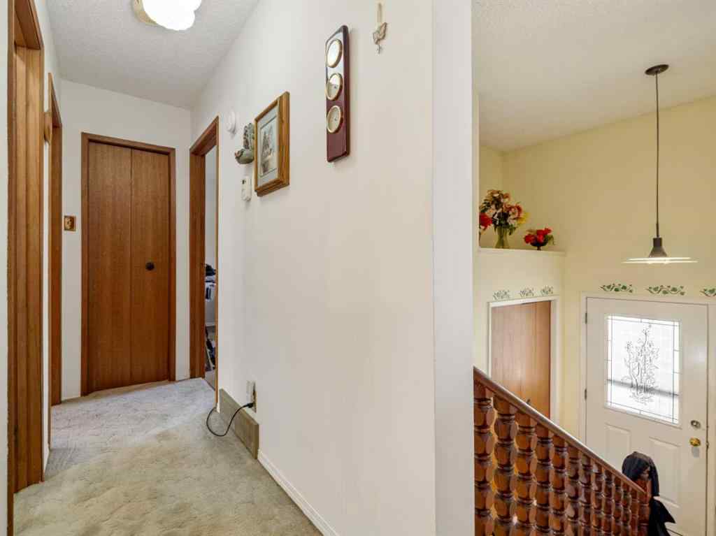 MLS® A2250879 - 18 Sheridan Place W in Varsity Village Lethbridge, Residential