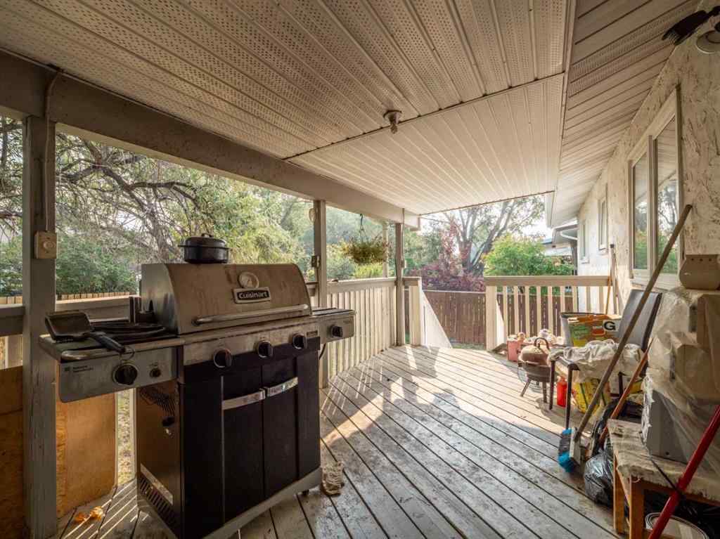 MLS® A2250879 - 18 Sheridan Place W in Varsity Village Lethbridge, Residential