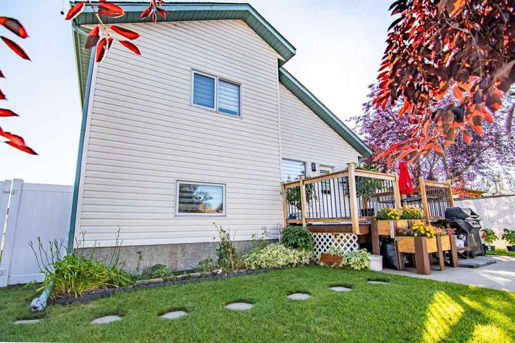 MLS® A2250885 - 22 Doan Avenue  in Deer Park Village Red Deer, Residential