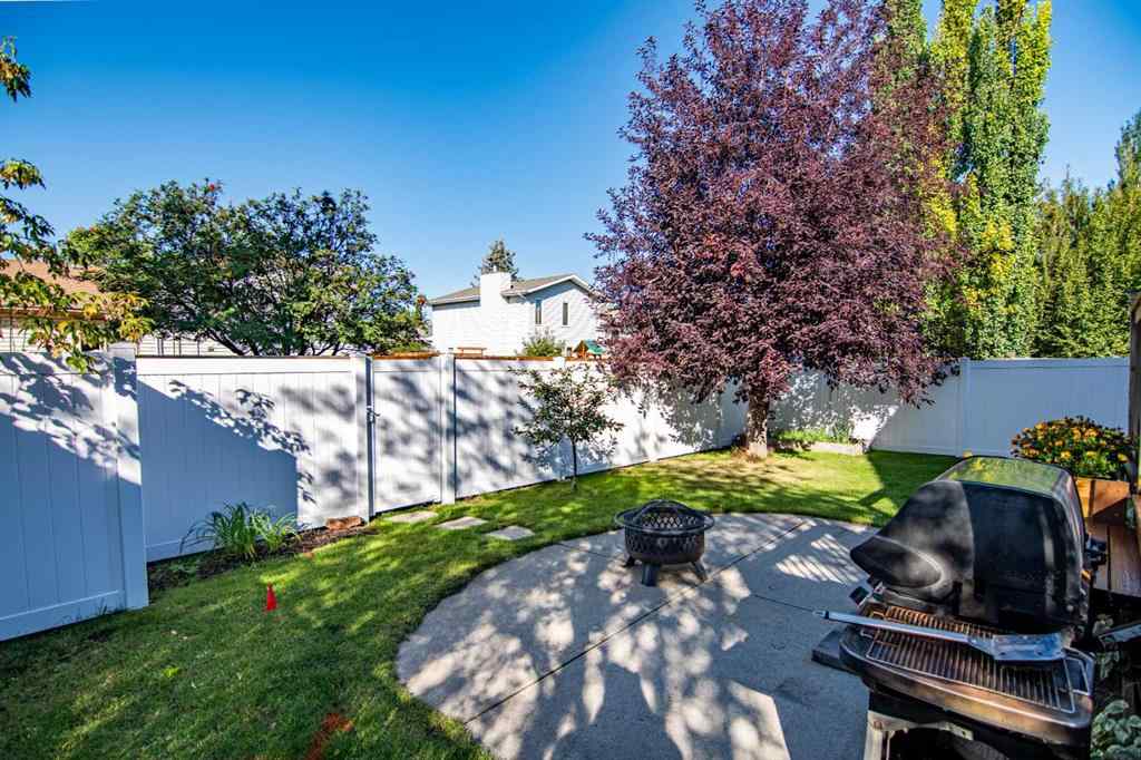MLS® A2250885 - 22 Doan Avenue  in Deer Park Village Red Deer, Residential
