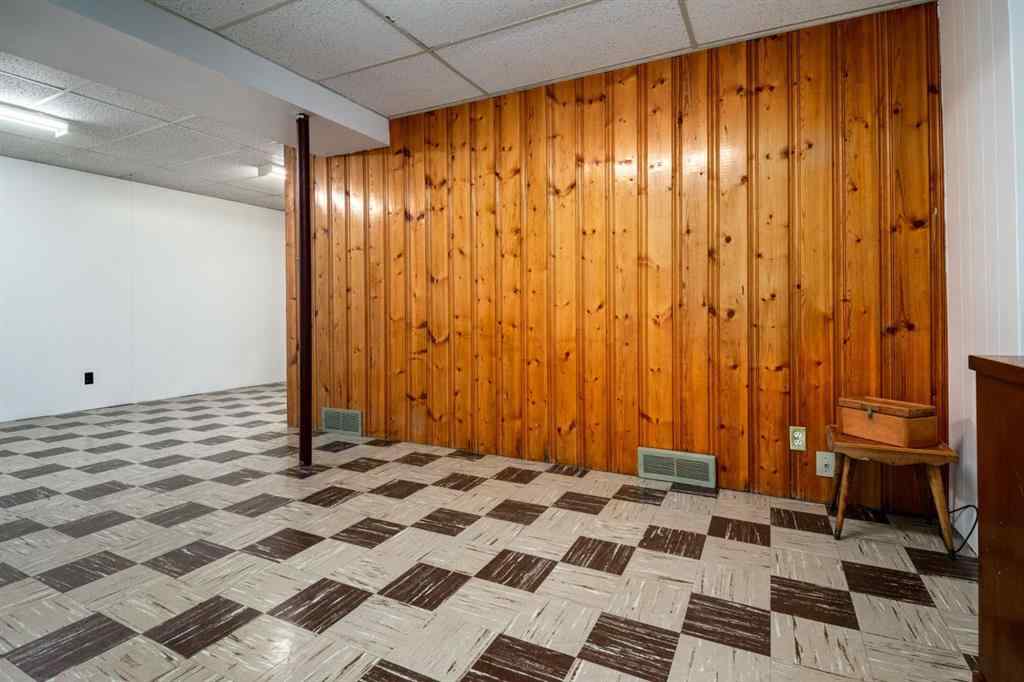 MLS® A2250887 - 6016 Thornburn Drive NW in Thorncliffe Calgary, Residential