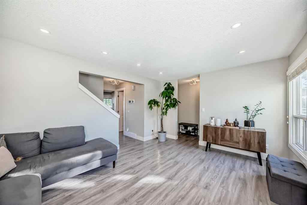 MLS® A2250890 - 3920 44 Avenue NE in Whitehorn Calgary, Residential
