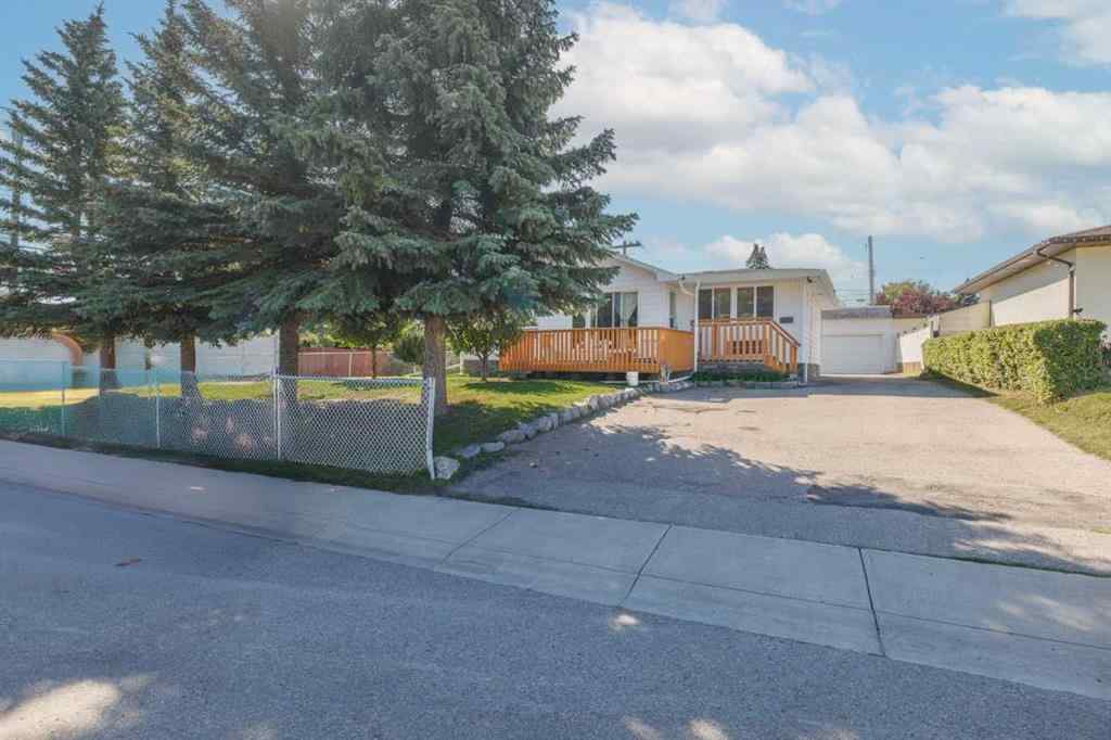 MLS® A2250900 - 4613 4 Avenue SE in Forest Heights Calgary, Residential