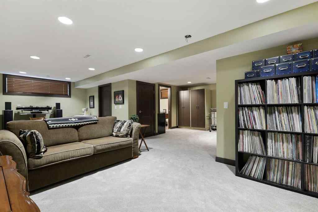 MLS® A2250903 - 2908 7 Avenue NW in Parkdale Calgary, Residential
