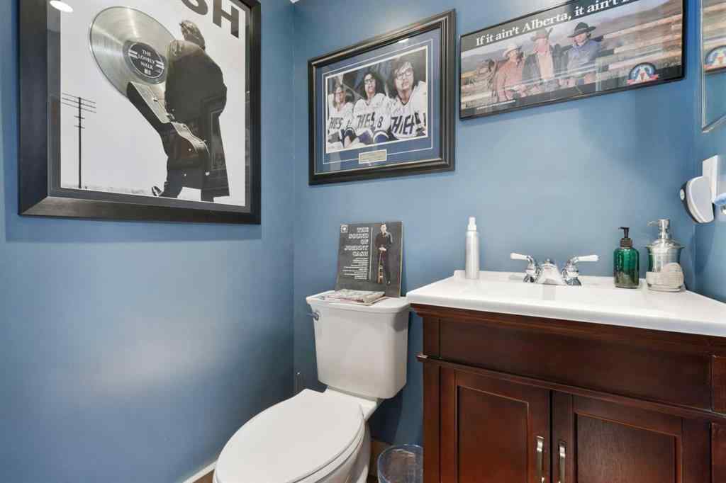MLS® A2250903 - 2908 7 Avenue NW in Parkdale Calgary, Residential