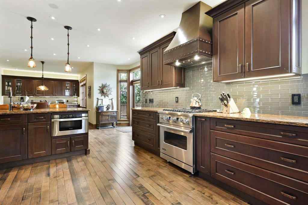 MLS® A2250903 - 2908 7 Avenue NW in Parkdale Calgary, Residential