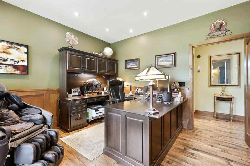 MLS® A2250903 - 2908 7 Avenue NW in Parkdale Calgary, Residential