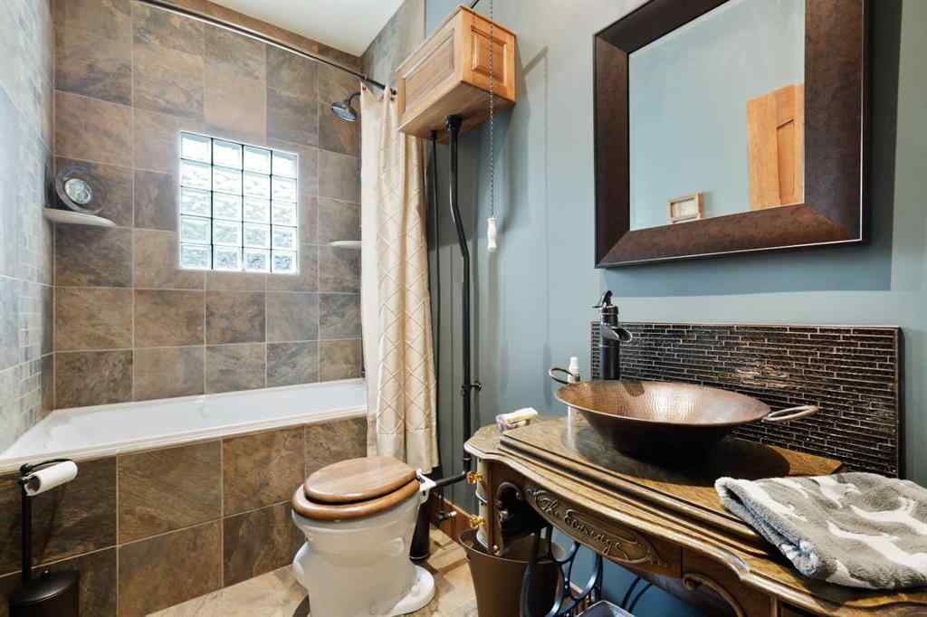 MLS® A2250903 - 2908 7 Avenue NW in Parkdale Calgary, Residential