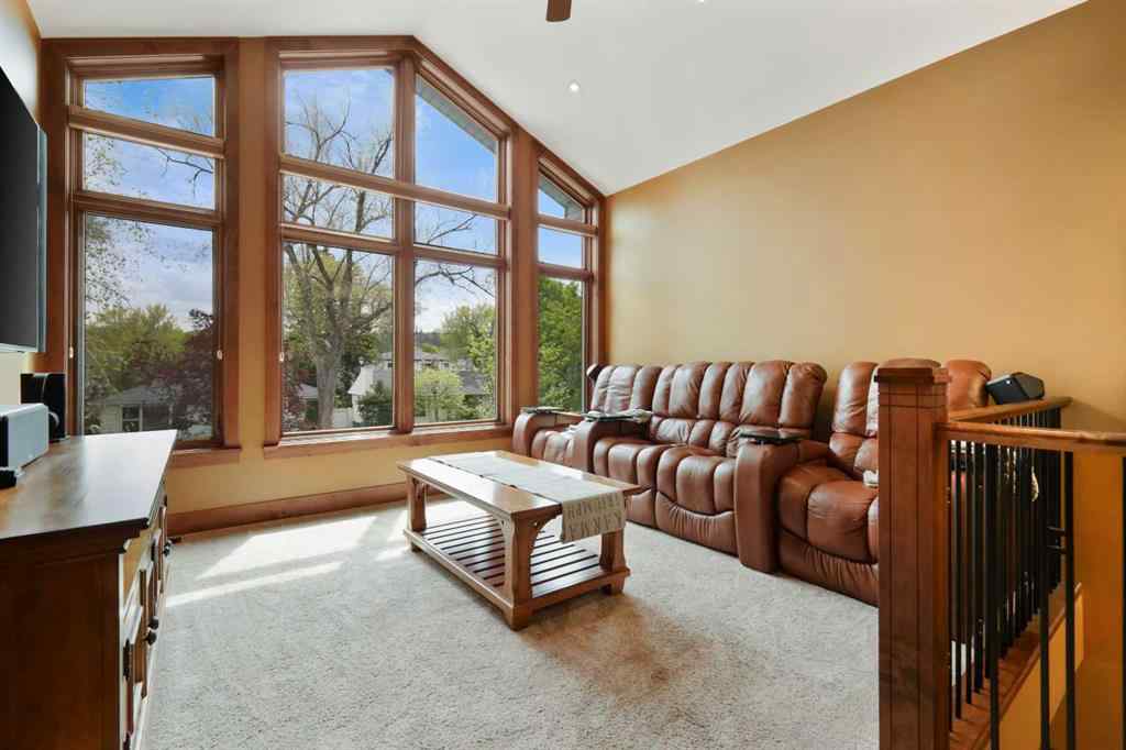 MLS® A2250903 - 2908 7 Avenue NW in Parkdale Calgary, Residential