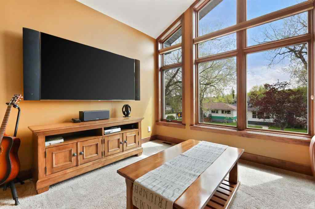 MLS® A2250903 - 2908 7 Avenue NW in Parkdale Calgary, Residential