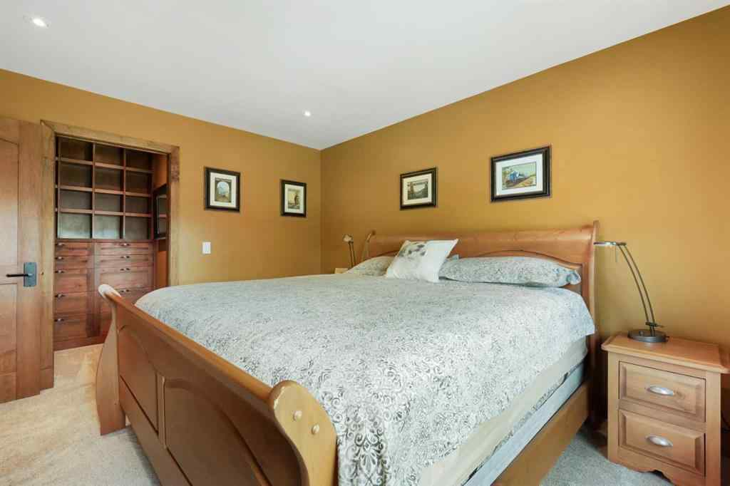 MLS® A2250903 - 2908 7 Avenue NW in Parkdale Calgary, Residential