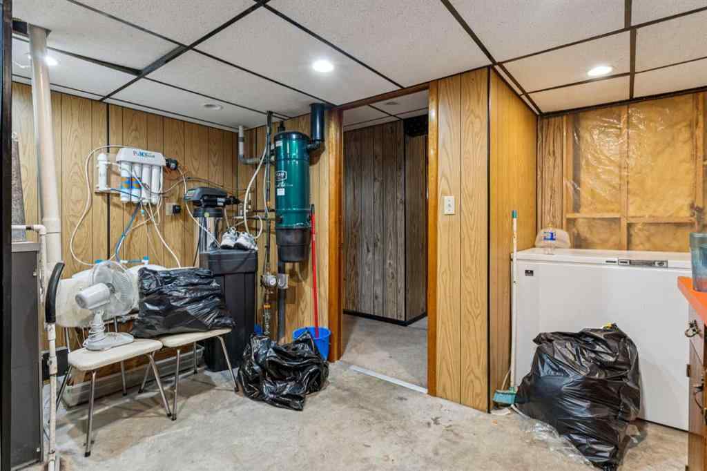 MLS® A2250914 - 233 27 Avenue NE in Tuxedo Park Calgary, Residential