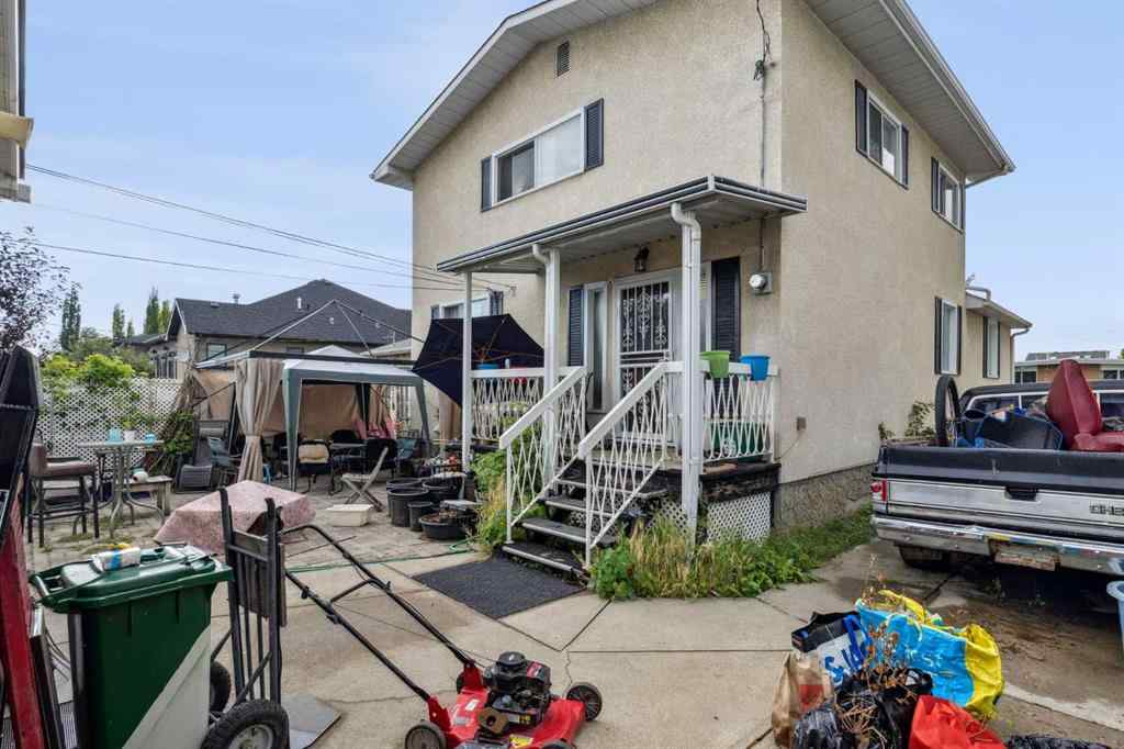 MLS® A2250914 - 233 27 Avenue NE in Tuxedo Park Calgary, Residential