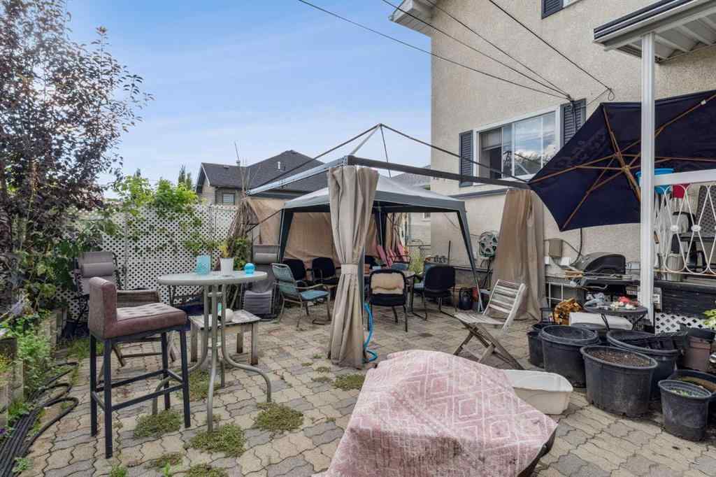 MLS® A2250914 - 233 27 Avenue NE in Tuxedo Park Calgary, Residential