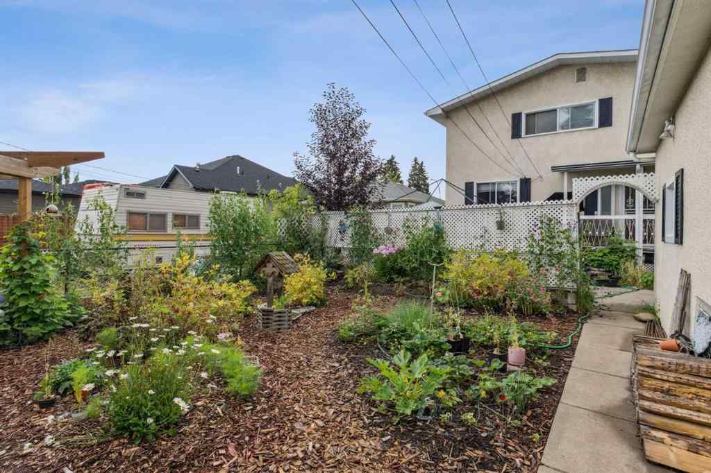 MLS® A2250914 - 233 27 Avenue NE in Tuxedo Park Calgary, Residential