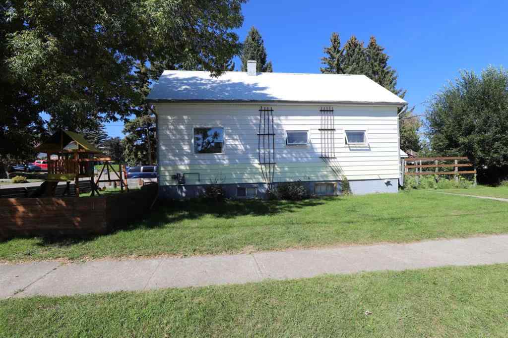 MLS® A2250920 - 771 Mountain Street  in NONE Pincher Creek, Residential