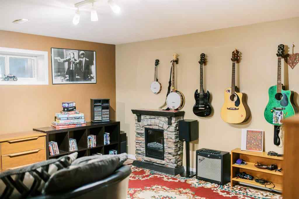 MLS® A2250923 - 19 McNabb Street  in NONE Erskine, Residential