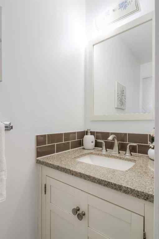 MLS® A2250939 - 946 Columbia Boulevard W in Varsity Village Lethbridge, Residential
