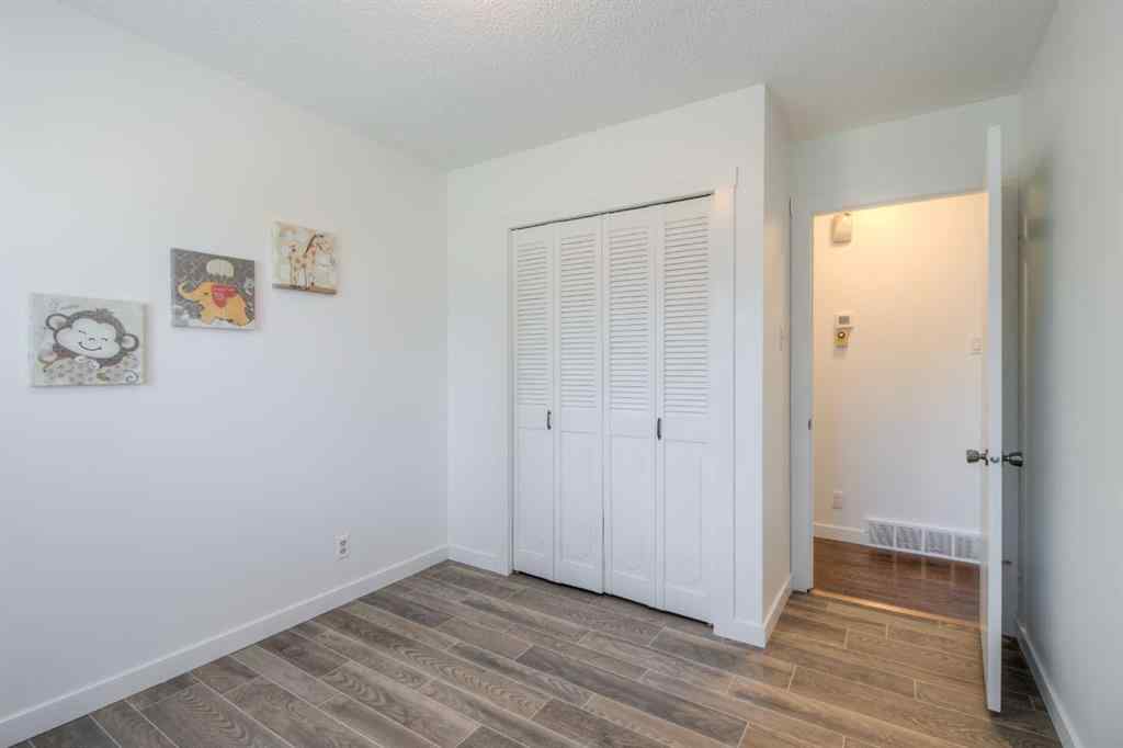 MLS® A2250939 - 946 Columbia Boulevard W in Varsity Village Lethbridge, Residential