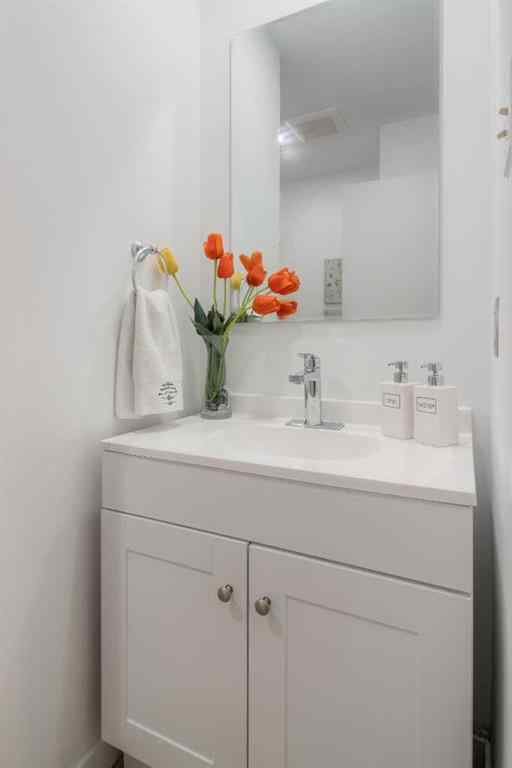 MLS® A2250939 - 946 Columbia Boulevard W in Varsity Village Lethbridge, Residential