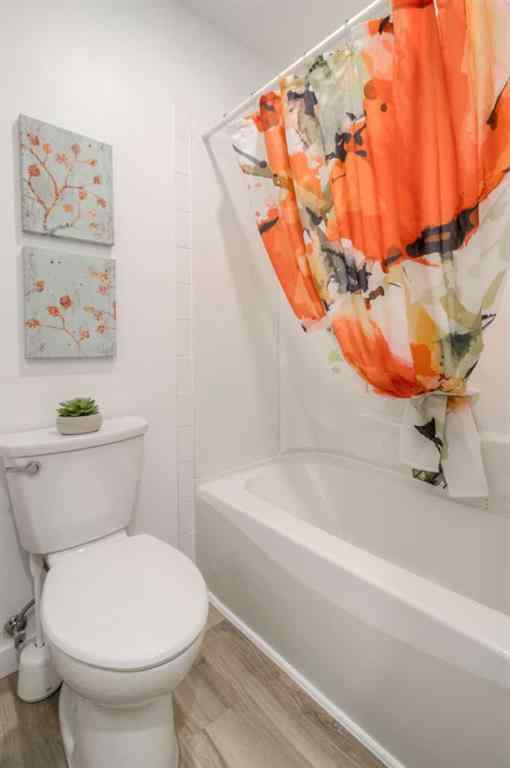 MLS® A2250939 - 946 Columbia Boulevard W in Varsity Village Lethbridge, Residential