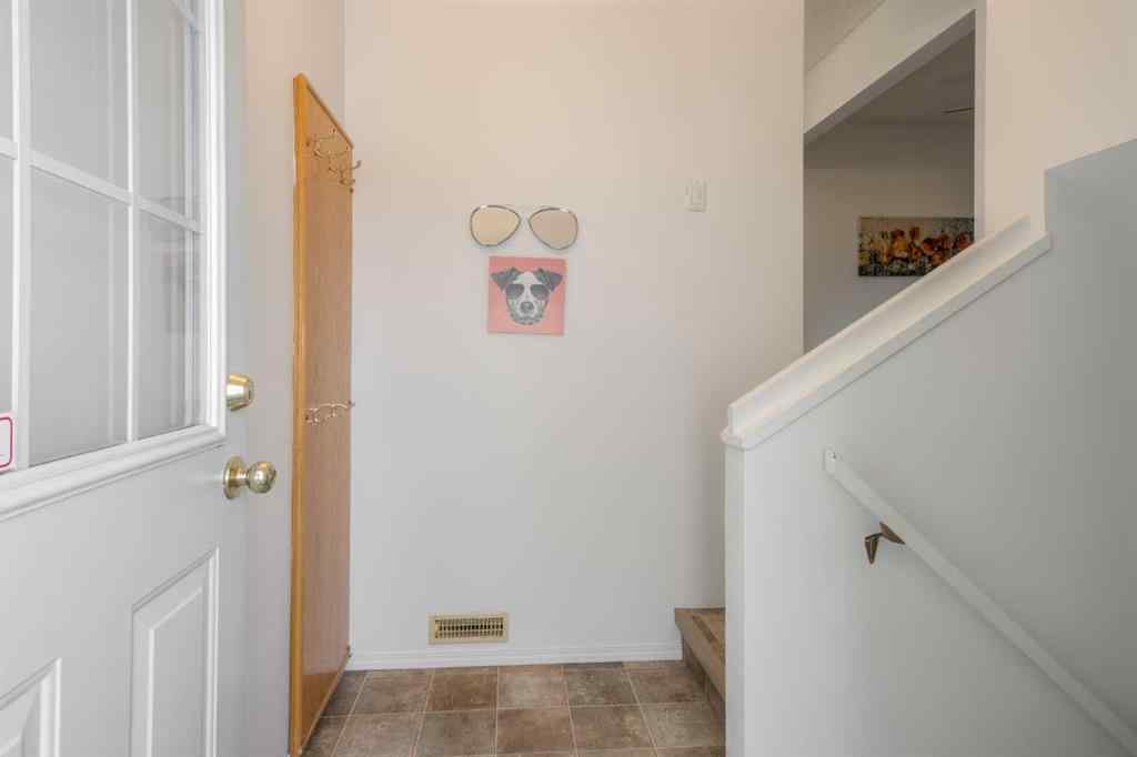 MLS® A2250939 - 946 Columbia Boulevard W in Varsity Village Lethbridge, Residential