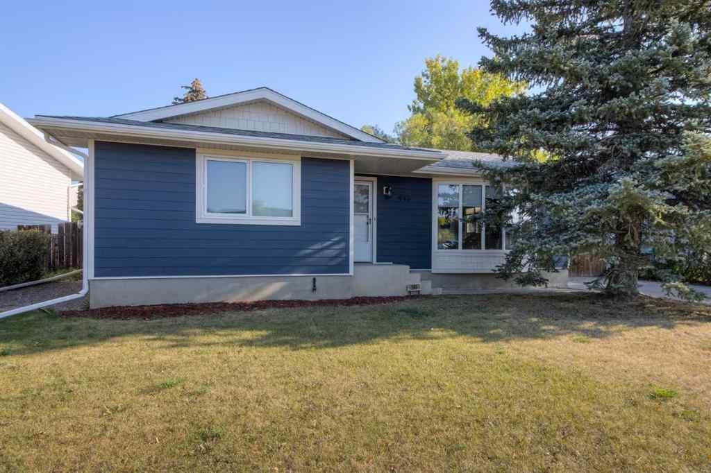 MLS® A2250939 - 946 Columbia Boulevard W in Varsity Village Lethbridge, Residential