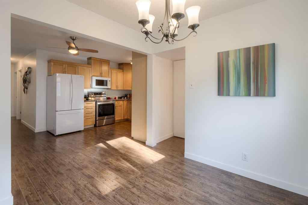MLS® A2250939 - 946 Columbia Boulevard W in Varsity Village Lethbridge, Residential