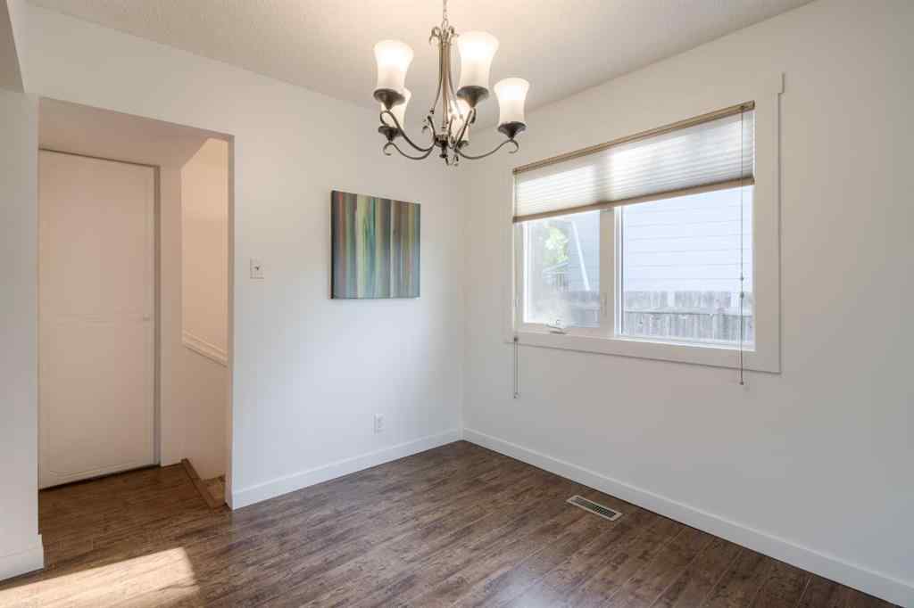 MLS® A2250939 - 946 Columbia Boulevard W in Varsity Village Lethbridge, Residential