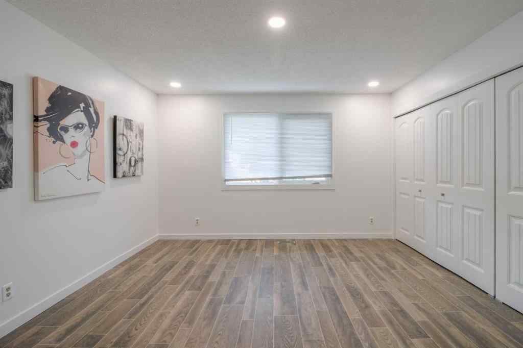 MLS® A2250939 - 946 Columbia Boulevard W in Varsity Village Lethbridge, Residential