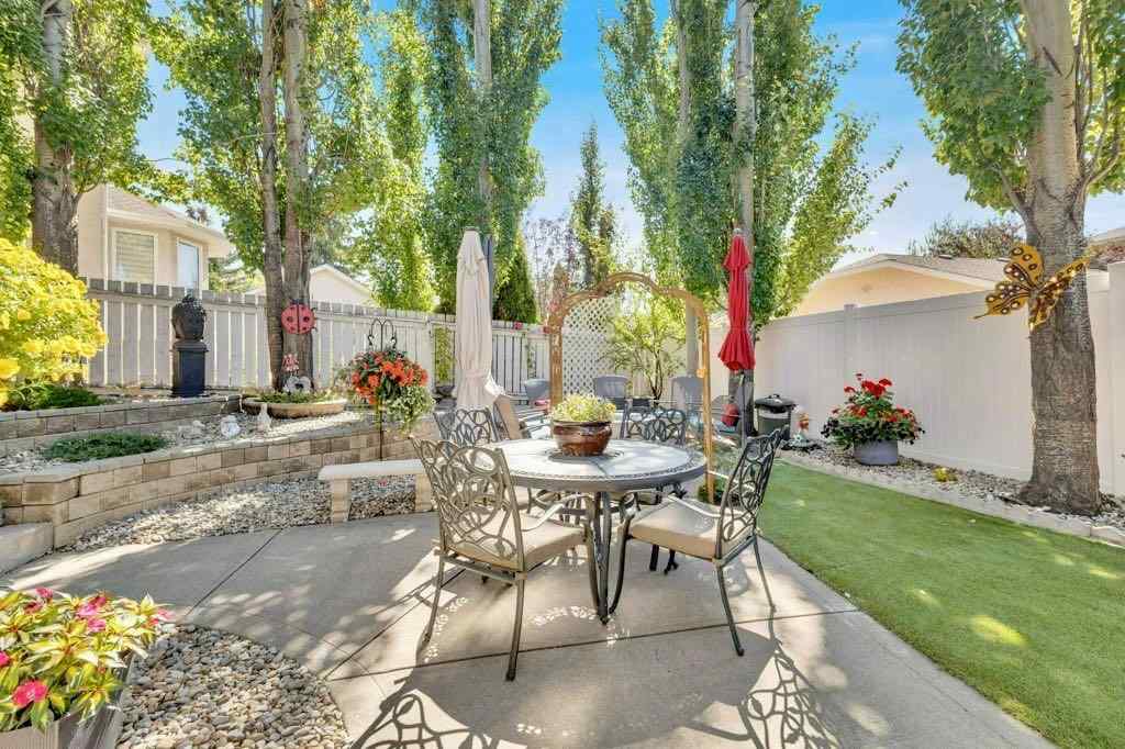 MLS® A2250946 - 40 Drever Close  in Deer Park Village Red Deer, Residential