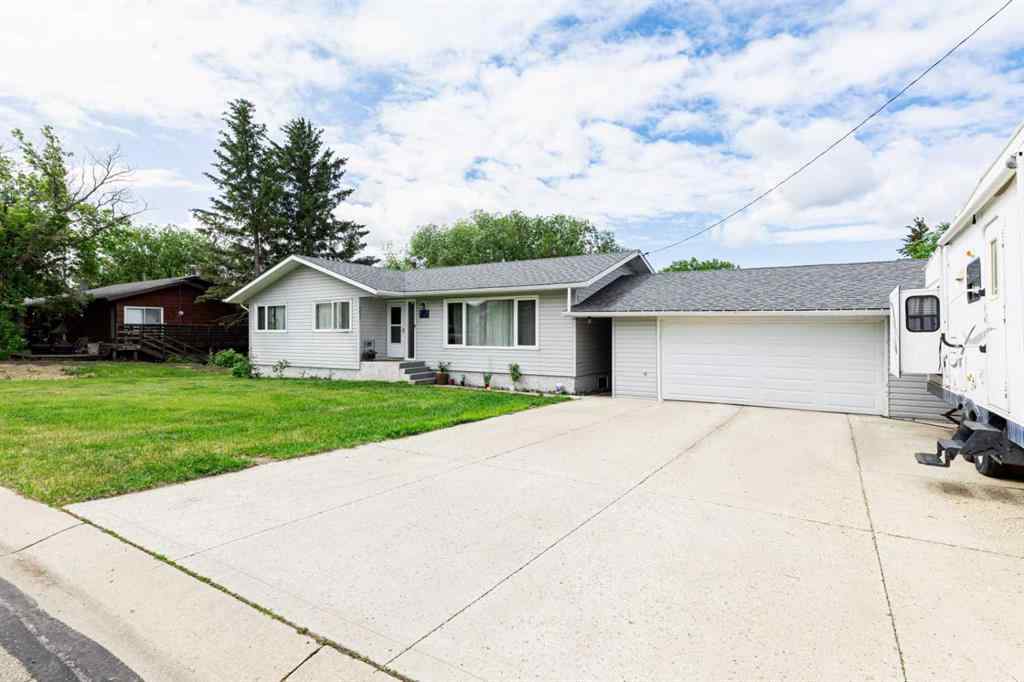 MLS® A2250949 - 4812 Lake Street  in NONE Alix, Residential