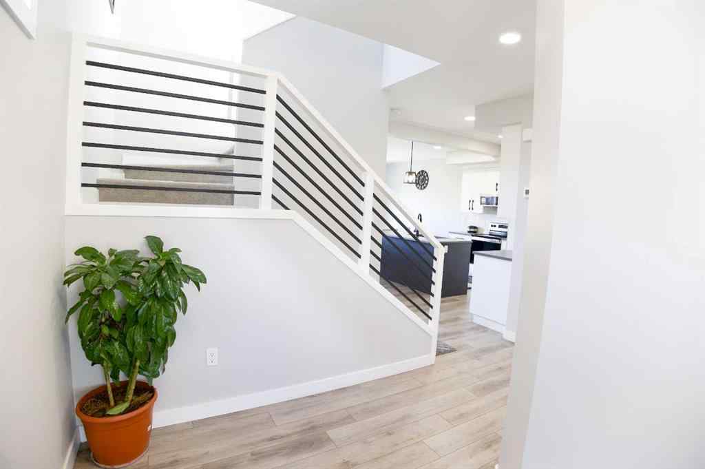 MLS® A2250954 - 119 Crestview Boulevard  in Crestview Sylvan Lake, Residential