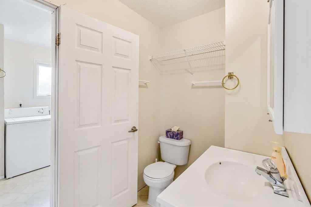 MLS® A2250969 - 2729 226 Street  in NONE Bellevue, Residential