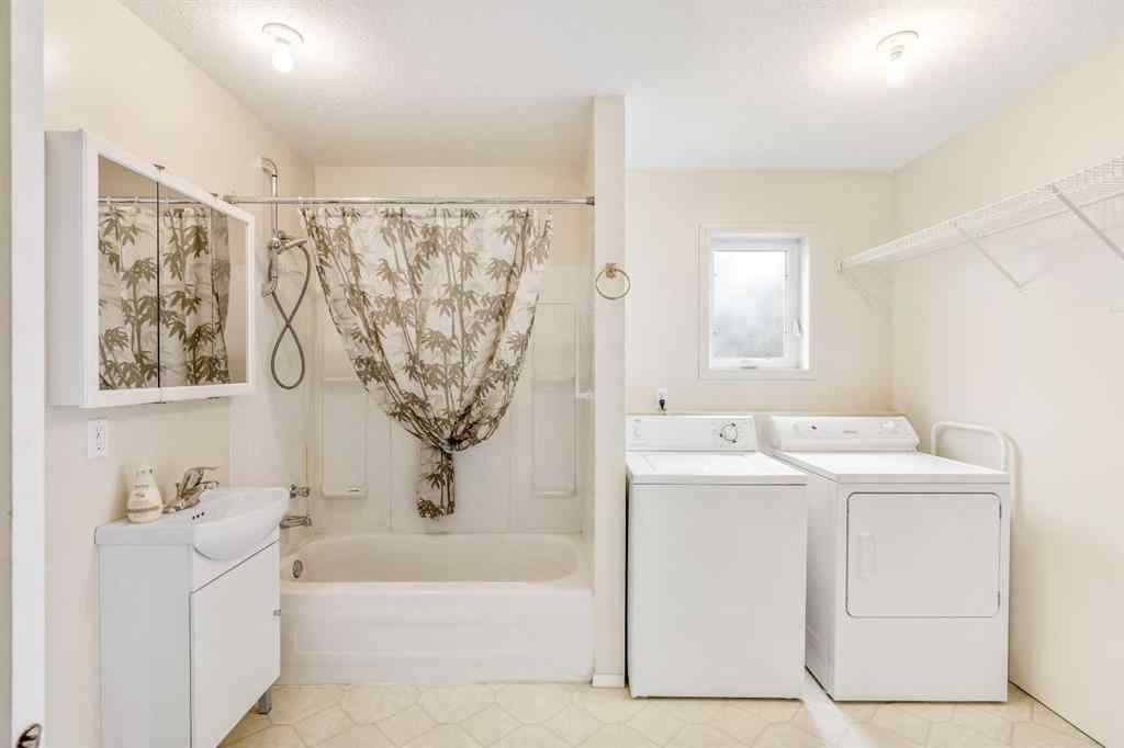 MLS® A2250969 - 2729 226 Street  in NONE Bellevue, Residential