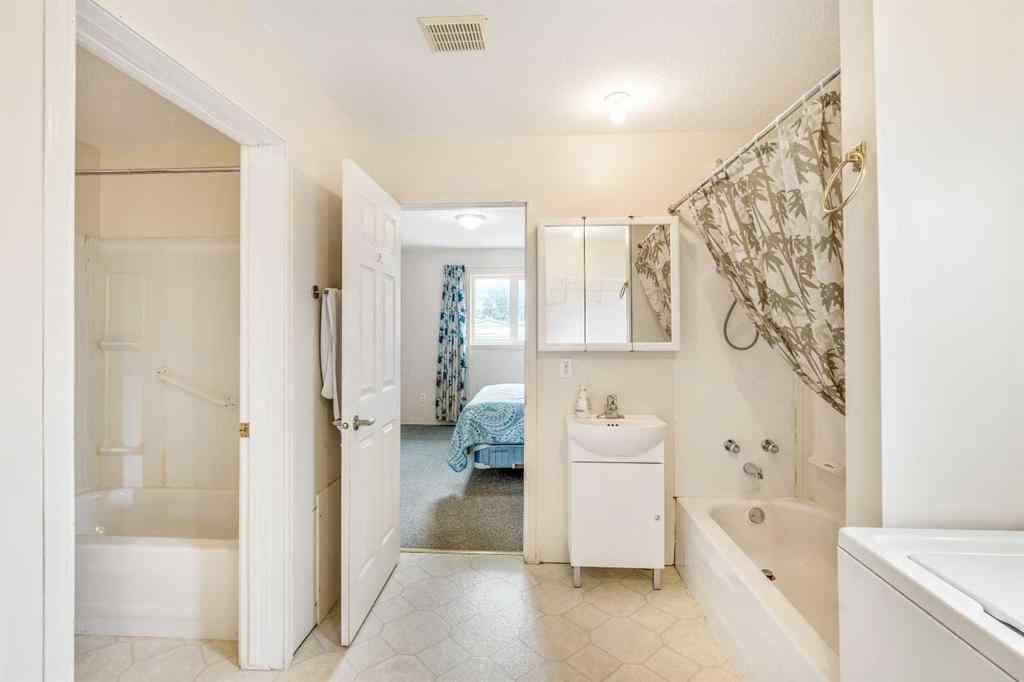 MLS® A2250969 - 2729 226 Street  in NONE Bellevue, Residential